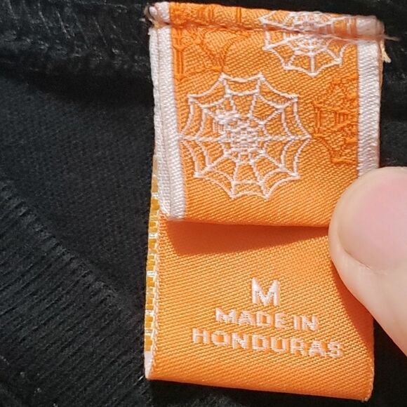 Trick or treat t shirt, med. Black - Picture 3 of 3